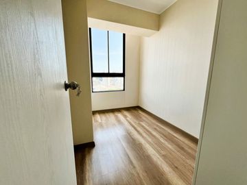 ALQUILER DE DPTO DE ESTRENO – EQUIPADO Y SEMI AMOBLADO – STA. CATALINA - VISTA PANORÁMIRA