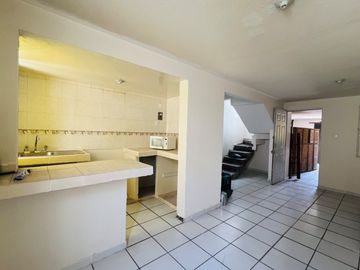 OPORTUNIDAD DE INVERSIÓN CASA EN LOMAS DE SAN JUAN, EN CALLE MONTE SINAI, PROPIO PARA USAR COMO CASA CON LOCAL COMERCIAL, OFICINA, ETC...
