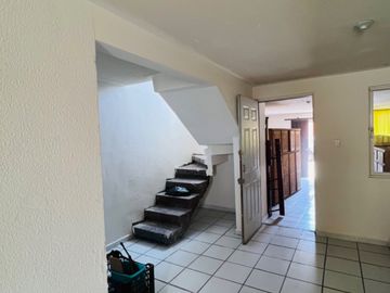 OPORTUNIDAD DE INVERSIÓN CASA EN LOMAS DE SAN JUAN, EN CALLE MONTE SINAI, PROPIO PARA USAR COMO CASA CON LOCAL COMERCIAL, OFICINA, ETC...
