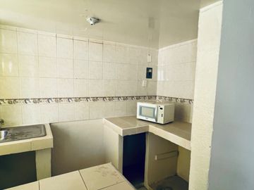 OPORTUNIDAD DE INVERSIÓN CASA EN LOMAS DE SAN JUAN, EN CALLE MONTE SINAI, PROPIO PARA USAR COMO CASA CON LOCAL COMERCIAL, OFICINA, ETC...