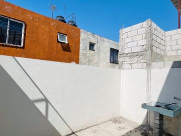 OPORTUNIDAD DE INVERSIÓN CASA EN LOMAS DE SAN JUAN, EN CALLE MONTE SINAI, PROPIO PARA USAR COMO CASA CON LOCAL COMERCIAL, OFICINA, ETC...