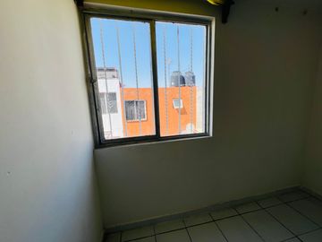 OPORTUNIDAD DE INVERSIÓN CASA EN LOMAS DE SAN JUAN, EN CALLE MONTE SINAI, PROPIO PARA USAR COMO CASA CON LOCAL COMERCIAL, OFICINA, ETC...