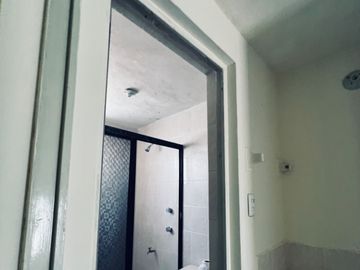OPORTUNIDAD DE INVERSIÓN CASA EN LOMAS DE SAN JUAN, EN CALLE MONTE SINAI, PROPIO PARA USAR COMO CASA CON LOCAL COMERCIAL, OFICINA, ETC...