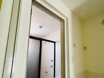 OPORTUNIDAD DE INVERSIÓN CASA EN LOMAS DE SAN JUAN, EN CALLE MONTE SINAI, PROPIO PARA USAR COMO CASA CON LOCAL COMERCIAL, OFICINA, ETC...