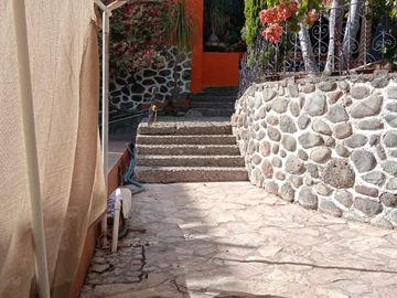CASA EN VENTA EN COL. MANTANTIALES