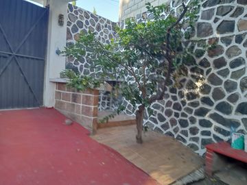 CASA EN VENTA EN COL. MANTANTIALES