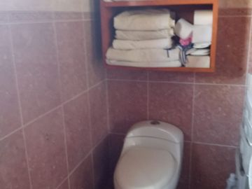CASA EN VENTA EN COL. MANTANTIALES