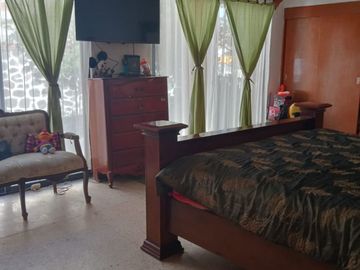 CASA EN VENTA EN COL. MANTANTIALES