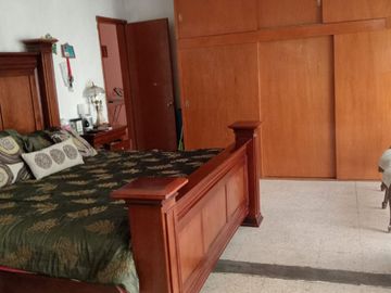 CASA EN VENTA EN COL. MANTANTIALES