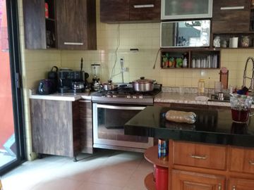 CASA EN VENTA EN COL. MANTANTIALES