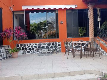 CASA EN VENTA EN COL. MANTANTIALES