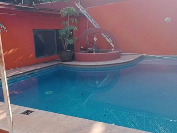 CASA EN VENTA EN COL. MANTANTIALES