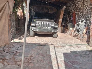 CASA EN VENTA EN COL. MANTANTIALES