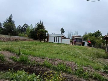 Se vende 1 Á, con cHasa y centro de evento, Patente