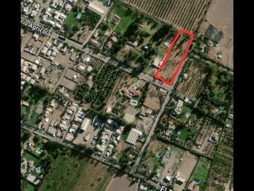 Se vende 1 Á, con cHasa y centro de evento, Patente