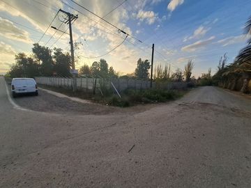 Se vende 1 Á, con cHasa y centro de evento, Patente