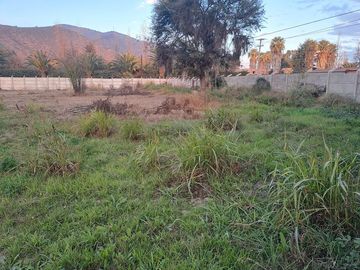Se vende 1 Á, con cHasa y centro de evento, Patente
