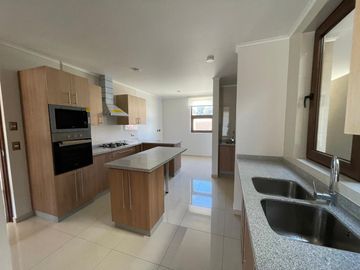 SE VENDE CASA