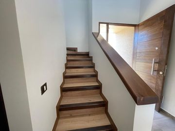 SE VENDE CASA