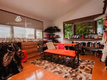 CASA LOMA DE VALLE ESCONDIDO. ZONA ESMERALDA.  5 RECAMARAS, 6 ESTACIONAMIENTOS