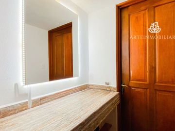 CASA LOMA DE VALLE ESCONDIDO. ZONA ESMERALDA.  5 RECAMARAS, 6 ESTACIONAMIENTOS