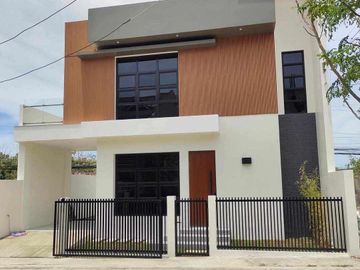 RUSH SALE BRAND NEW HOUSE AND LOT IN PACIFIC GRAND VILLAS LAPULAPU CITY