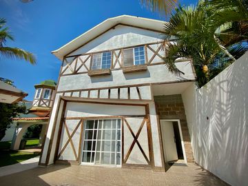 CASA EN VENTA EN LAS FINCAS