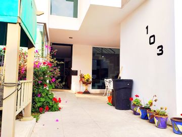 CASA EN VENTA EN PACHUCA CON ELEVADOR
