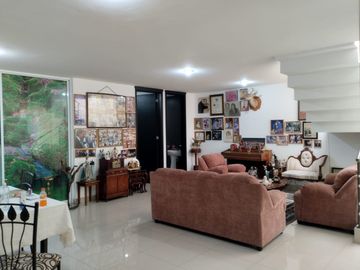 CASA EN VENTA EN PACHUCA CON ELEVADOR