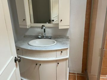 HERMOSA CASA UNA PLANTA