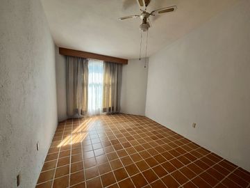HERMOSA CASA UNA PLANTA