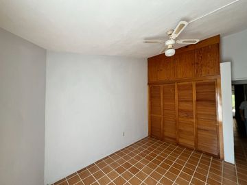 HERMOSA CASA UNA PLANTA