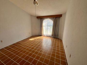 HERMOSA CASA UNA PLANTA