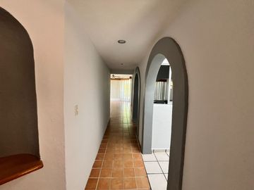 HERMOSA CASA UNA PLANTA