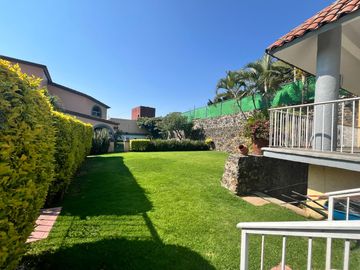 HERMOSA CASA UNA PLANTA