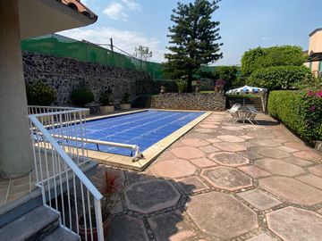 HERMOSA CASA UNA PLANTA
