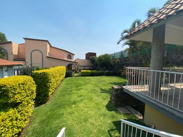 HERMOSA CASA UNA PLANTA