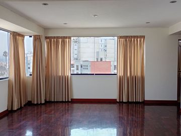 Alquiler De Departamento Dúplex En San Borja.
