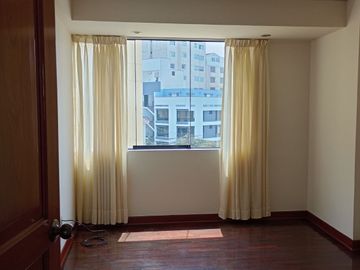 Alquiler De Departamento Dúplex En San Borja.