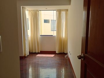Alquiler De Departamento Dúplex En San Borja.