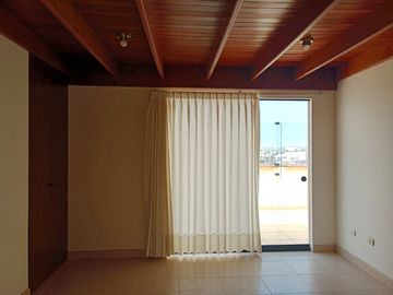 Alquiler De Departamento Dúplex En San Borja.