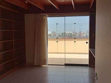 Alquiler De Departamento Dúplex En San Borja.