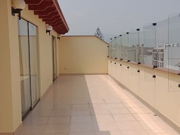 Alquiler De Departamento Dúplex En San Borja.
