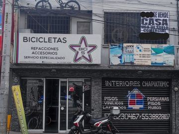 Casa con locales en venta en Escuadròn 201 Iztapalapa