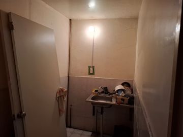 Casa con locales en venta en Escuadròn 201 Iztapalapa
