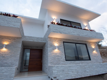 Se vende  moderna villa con elevador en Club Campestre  San José del Cabo