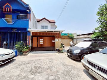For sale, Sinthavee Ngam Charoen Townhouse, corner house, Soi Anan Ngam Charoen 27, 2-storey townhome, newly renovated, ready to move in, URA