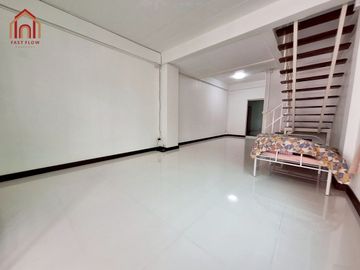 For sale, Sinthavee Ngam Charoen Townhouse, corner house, Soi Anan Ngam Charoen 27, 2-storey townhome, newly renovated, ready to move in, URA