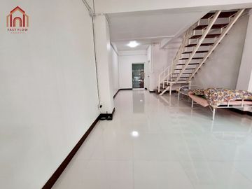 For sale, Sinthavee Ngam Charoen Townhouse, corner house, Soi Anan Ngam Charoen 27, 2-storey townhome, newly renovated, ready to move in, URA