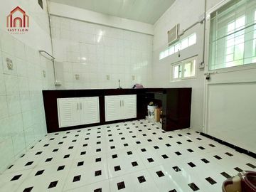 For sale, Sinthavee Ngam Charoen Townhouse, corner house, Soi Anan Ngam Charoen 27, 2-storey townhome, newly renovated, ready to move in, URA
